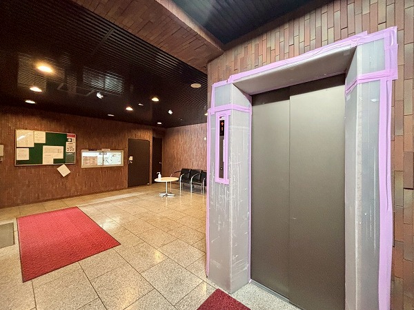 サンビューハイツ四番町　エントランスホール