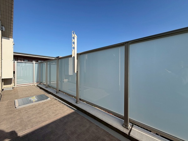 オープンレジデンシア目黒八雲_バルコニーの写真