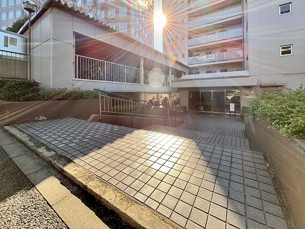 飯田橋第二パークファミリア アプローチ