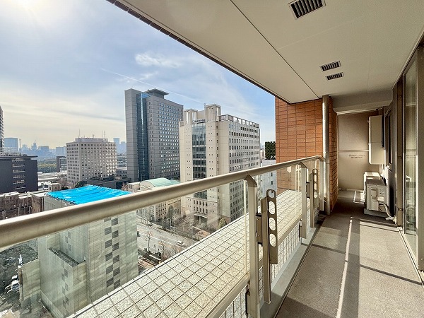 東京パークタワー_南向きのバルコニーの写真