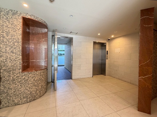 オープンレジデンシア目黒八雲　ロビー