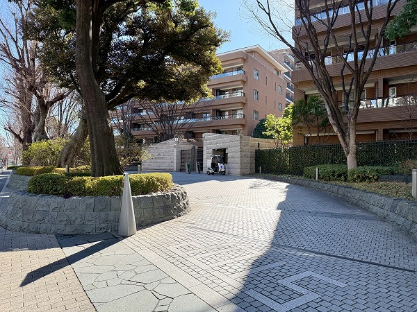 広尾ガーデンフォレスト桜レジデンス　敷地内