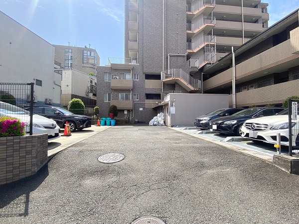 ファミール八雲　駐車場