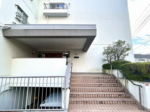 西荻台マンション　アプローチ