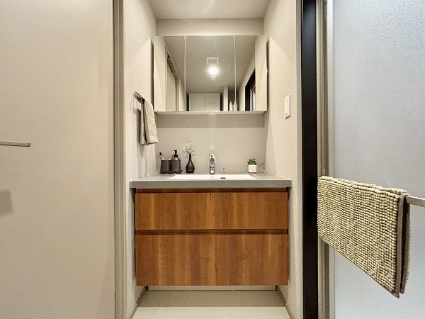 ファミール日本橋グランスイートプラザ_清潔感のあるパウダールームの写真