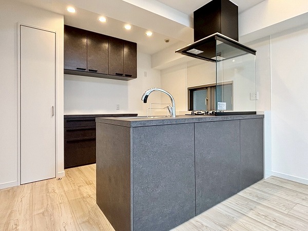 神宮前シティハウス_リノベーション済みのキッチンの写真