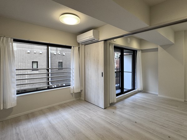 シャンボール南麻布_南向きの窓の写真