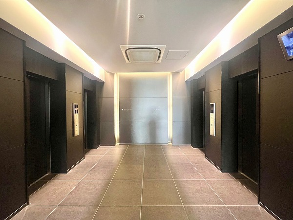 グランドミレーニア　エレベーターホール