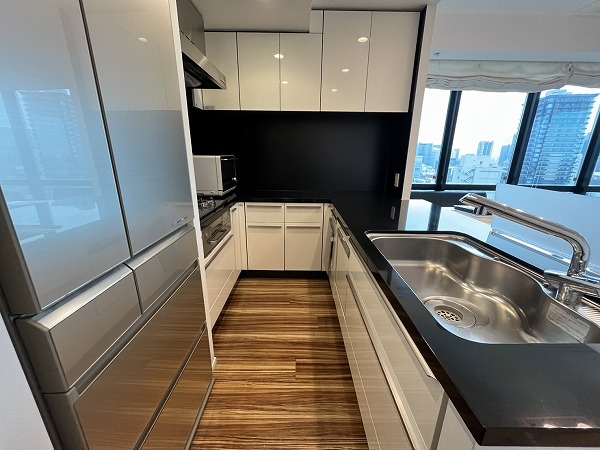 ライオンズタワー目黒川_大きなキッチンの写真