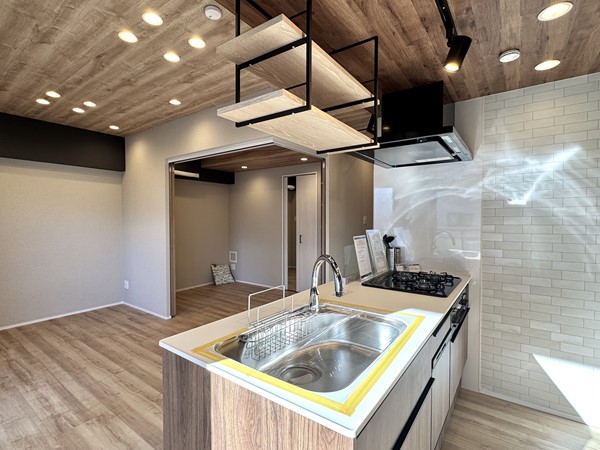 ゼームス坂パークハウス_対面キッチンの写真