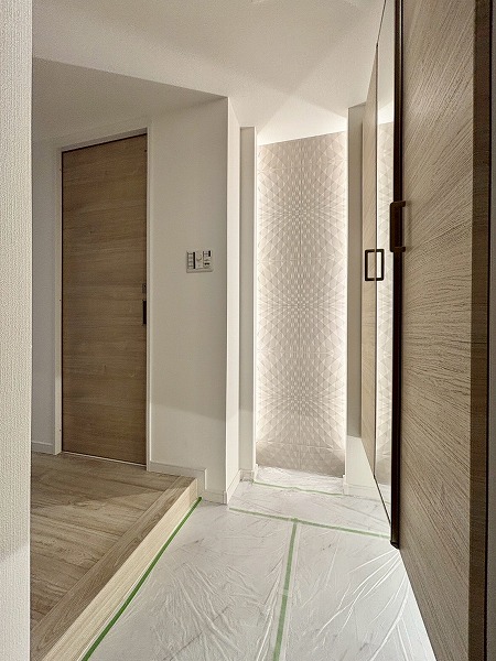 神宮前シティハウス_リノベーション済みの玄関の写真