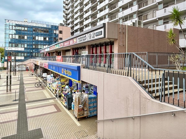 マンション目の前の複合施設