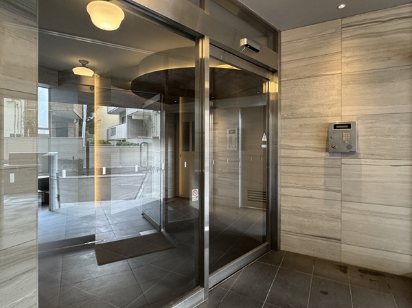 ニュー白金マンション　オートロック