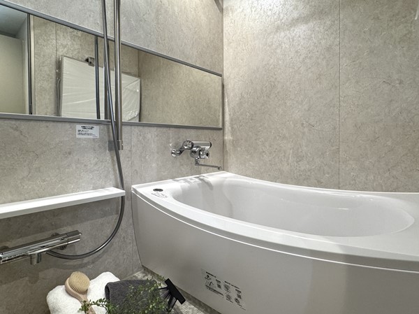 グランドメゾン麻布一の橋_お洒落なバスルームの写真