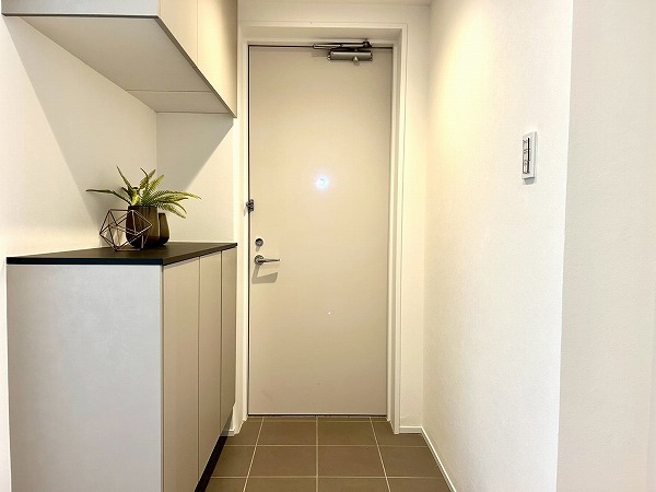 東急ドエルプレステージ浜田山ガーデンズ_清潔感のある玄関の写真