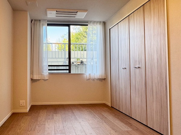 パークコート山王_木目調の洋室の写真