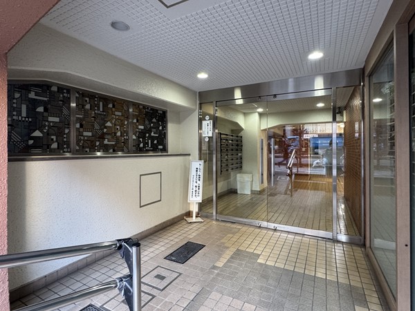 ライオンズマンション三田　エントランス