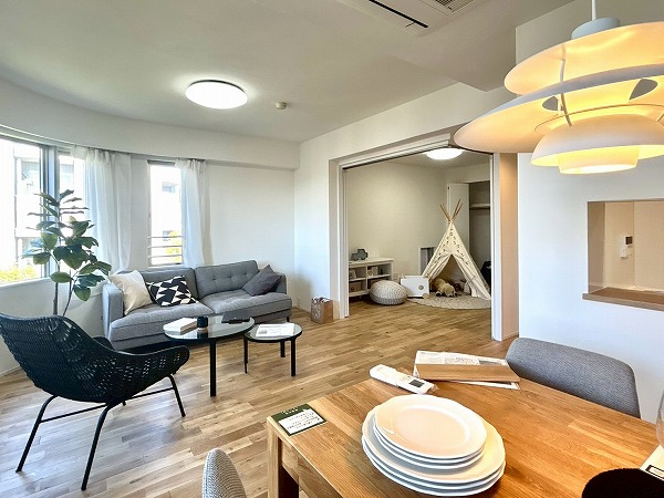 東急ドエルプレステージ浜田山ガーデンズ_広々としたリビングダイニングキッチンの写真