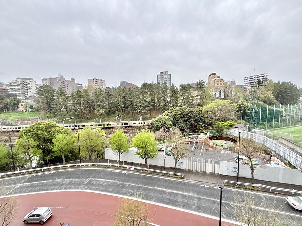 エステムプラザ市谷外濠公園_バルコニーからの眺望の写真
