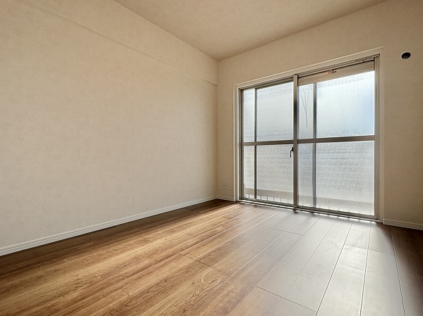 矢口マイコーポ_南向きの洋室の写真