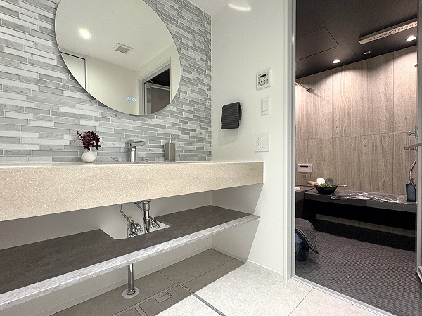 品川Vタワー_広々としたパウダールームの写真