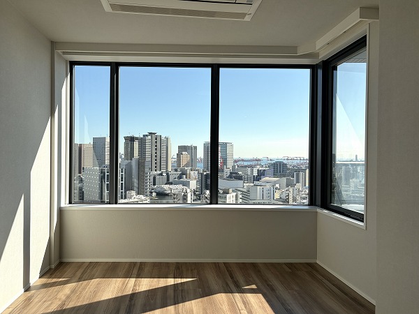 品川Vタワー_約9.3帖の洋室の窓の写真