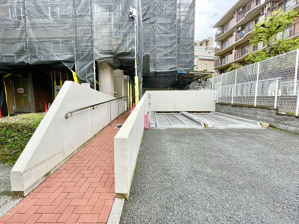 ベルス経堂弐番館 駐車場