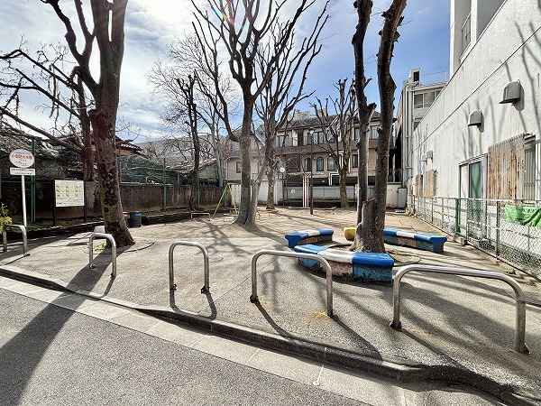 新宿区立信濃町児童遊園