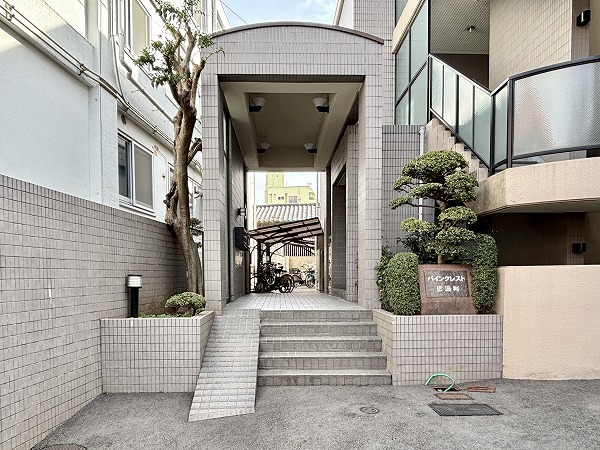 パインクレスト信濃町　アプローチ