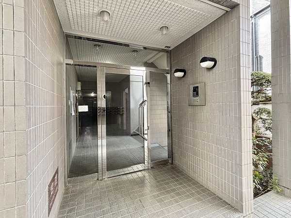 パインクレスト信濃町　エントランス