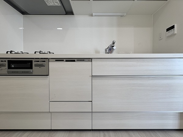 ドレッセ目黒インプレスタワー_リノベーション済みのキッチンの写真3