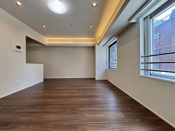 ユニーブル池袋リ・ノヴァス_ゆとりあるリビングダイニングキッチンの写真