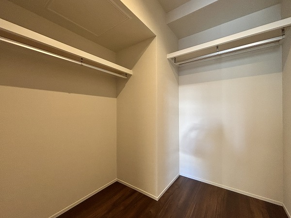 ユニーブル池袋リ・ノヴァス_ウォークインクローゼットの写真