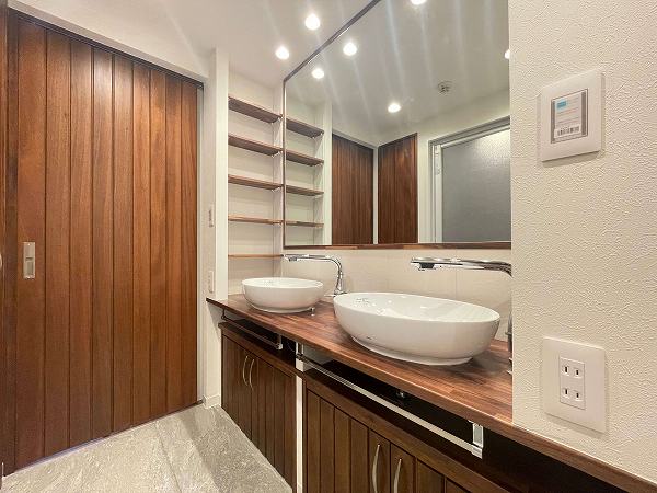 等々力グランドヒルズ_広々としたパウダールームの写真