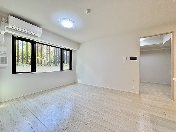 パークホームズ三軒茶屋一丁目_リノベ―ション済みの内装の写真