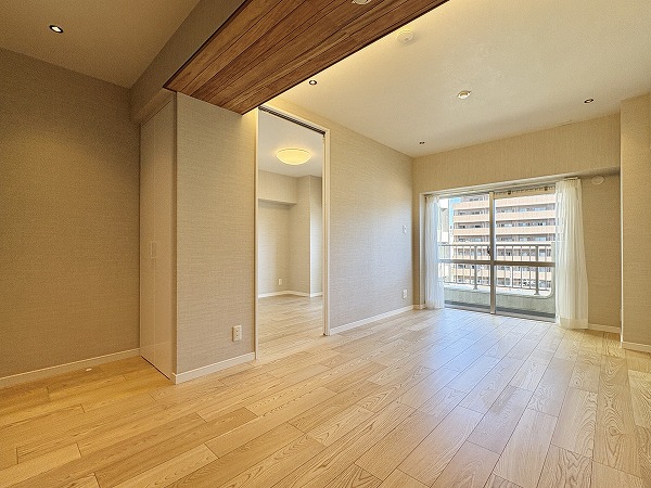 朝日中目黒マンション_リノベーションされた内装の写真