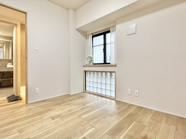 ザ・パームス代々木_ゆとりがある洋室の写真