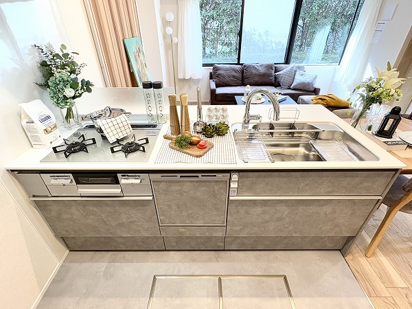 ザ・パームス代々木_リノベーション済みのキッチンの写真