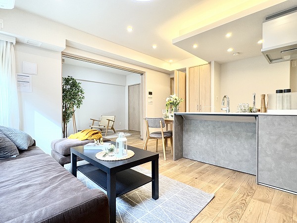 ザ・パームス代々木_温かみを感じられるお部屋の写真