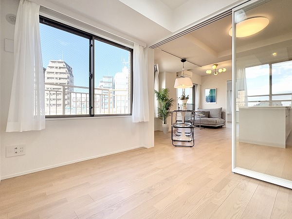 ルセージュ初台_メインルームに隣接しているお部屋の写真