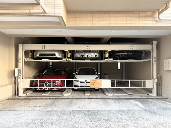 ディアナコート成城_駐車場の写真