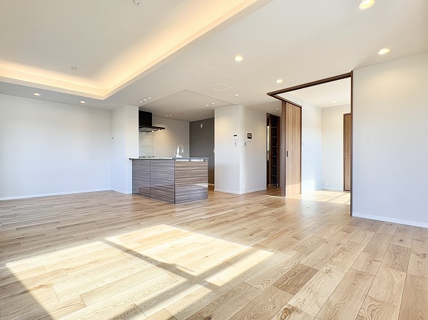 ディアナコート成城_温かみのあるお部屋の写真