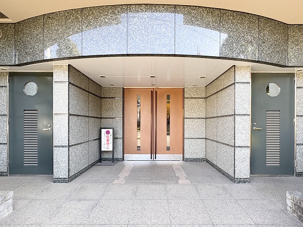 ディアナコート成城_アプローチの写真