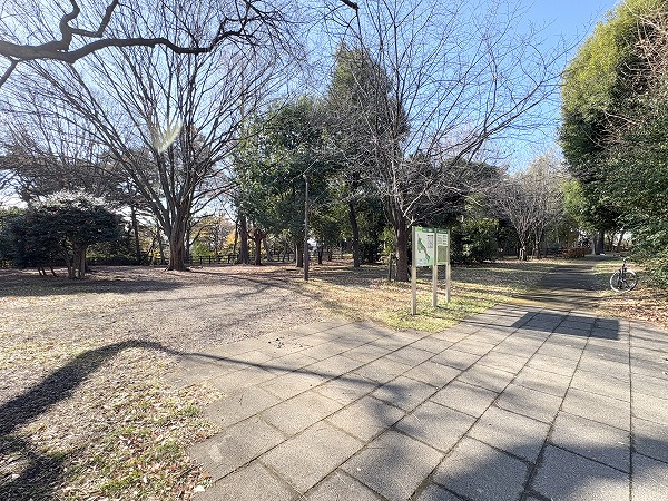 世田谷区立成城三丁目緑地