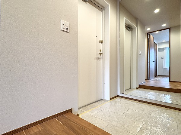 ヴェーゼント芦花公園_ゆとりある玄関の写真