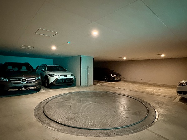 プレシス三軒茶屋　駐車場