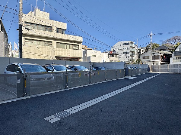 プラウド都立大学　駐車場