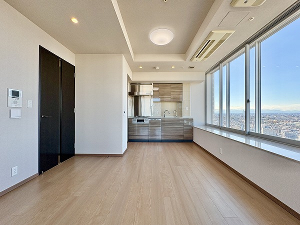 ザ・パークハウス三軒茶屋タワー_新規リノベーション済みのリビングダイニングの写真