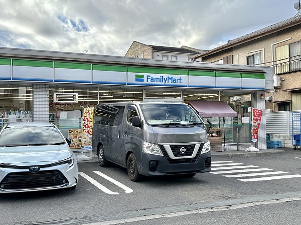 ファミリーマート 世田谷玉堤店