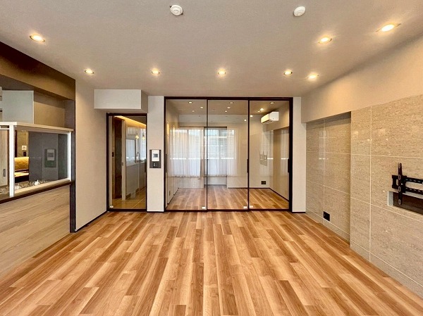 プライヴブルー東京_リビングダイニングキッチンの写真